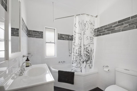 The Lighthouse - Accommodation Brisbane 14