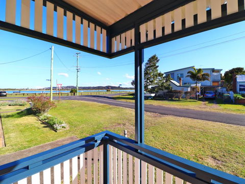 Waterside Retreat - Accommodation Brisbane 0