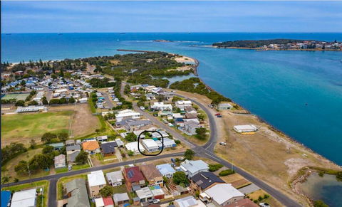 Waterside Retreat - Accommodation Brisbane 3