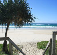 WAVES 203 ON CURRUMBIN - Accommodation Brisbane