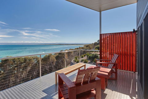 Whale Watcher 1 - Accommodation Brisbane 1