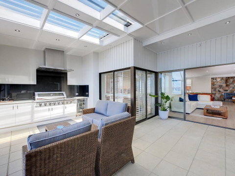 Whispering Sands', 10 Sandy Point Road - Luxury Waterfront Home With Aircon, WIFI & Foxtel - Accommodation Brisbane 0