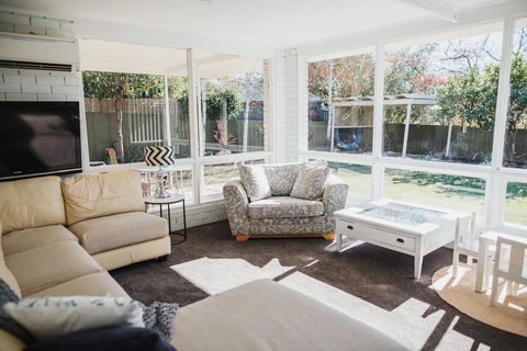 White On Wright Clare - Accommodation Brisbane 2