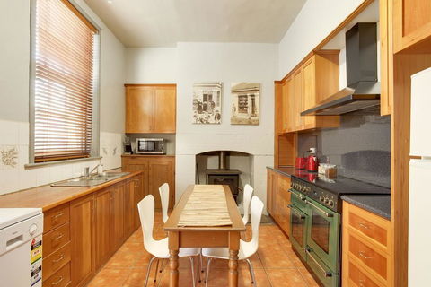 Whites Corner - Accommodation Brisbane 1