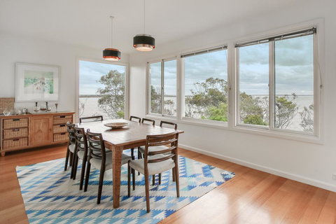 Windward House - Accommodation Brisbane 2