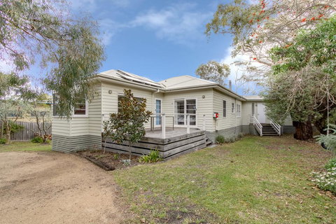 Windward House - Accommodation Brisbane 0