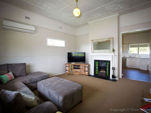 Wine Country Cottage Located Right At The Hunter Valley Gateway, Close To Everything - Accommodation Brisbane 1