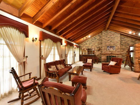 Wine Country Homestead 4-6br House - Accommodation Brisbane 1