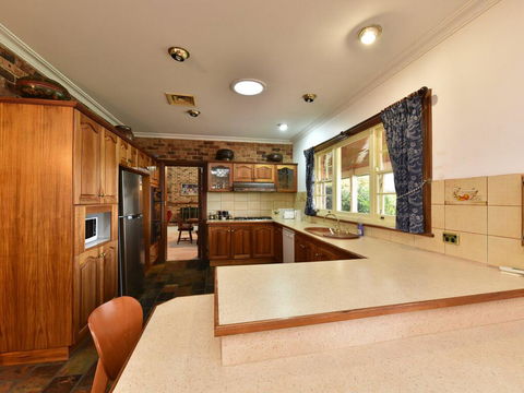 Wine Country Homestead 4-6br House - Accommodation Brisbane 3