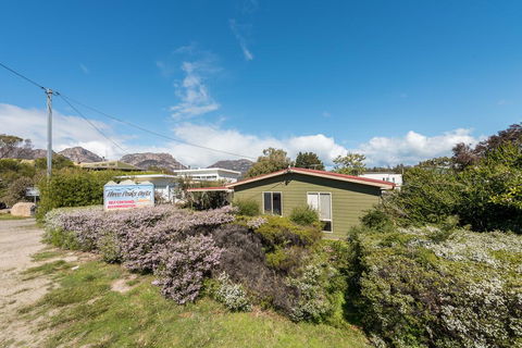 Wineglass - Accommodation Brisbane 0