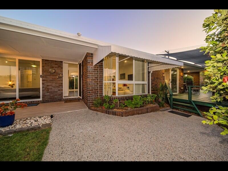 Nudgee Beach QLD Accommodation Brisbane