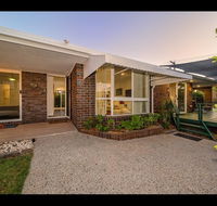 Woorim Secluded Palms Cottage - Accommodation Brisbane