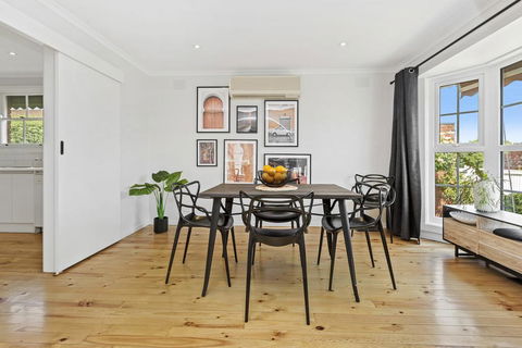 YIN-YANG - MOUNT ELIZA - Accommodation Brisbane 0