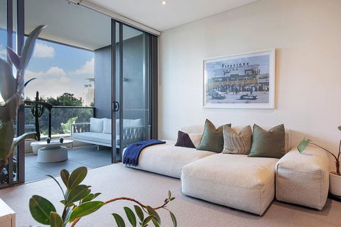 \'Urban Lushscape\' Hotel-Style Comfort In Newstead - Accommodation Brisbane 0
