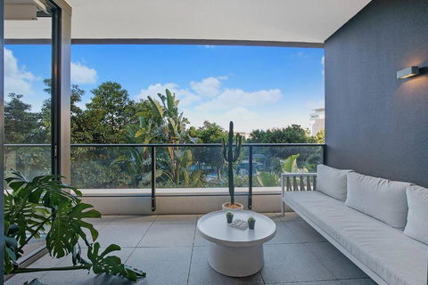 \'Urban Lushscape\' Hotel-Style Comfort In Newstead - Accommodation Brisbane 3
