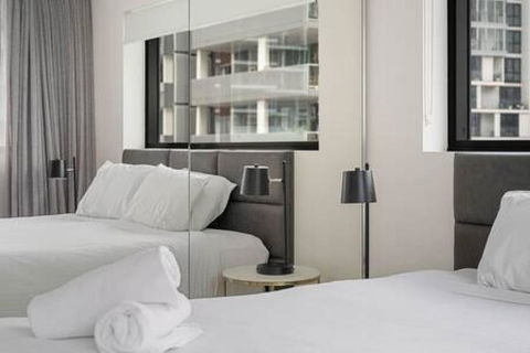 54Q Opposite Lush Park Playground, Portside 2BR FPKG - Accommodation Brisbane 2