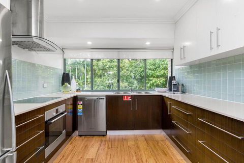 A Perfect Stay - 3 James Cook Apartments - Accommodation Brisbane 3
