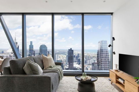 A 2BR Apt With Amazing City Views, FREE Parking - Accommodation Brisbane 0