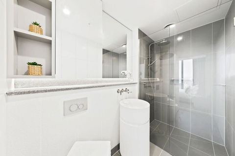 A 3BR Apt Next To Melbourne Central FREE Parking - Accommodation Brisbane 3