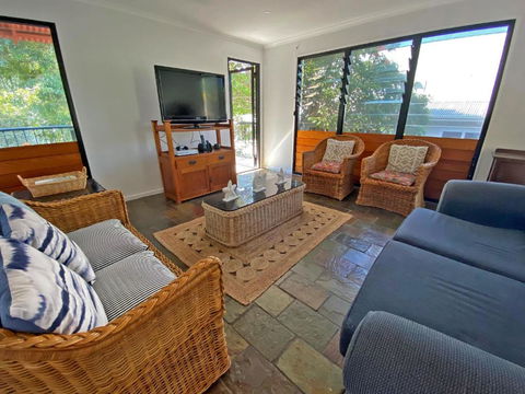 A BEACH AFFAIR - Accommodation Brisbane 1
