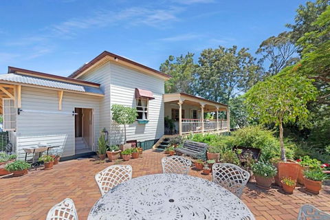 A Charming Queenslander - Accommodation Brisbane 2