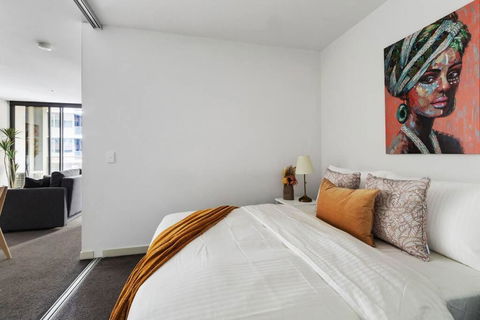 A Chic 2BR Apt Near Southern Cross, With Secure Parking - Accommodation Brisbane 2