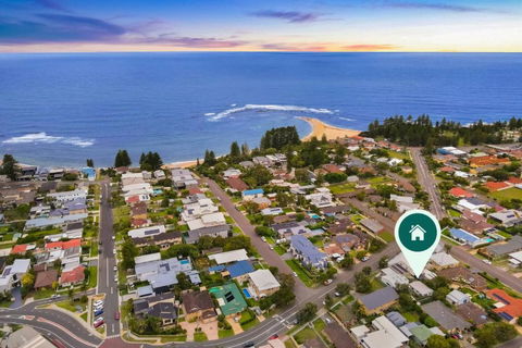 A Chic Coastal Hideaway At Toowoon Bay Beach - Accommodation Brisbane 3