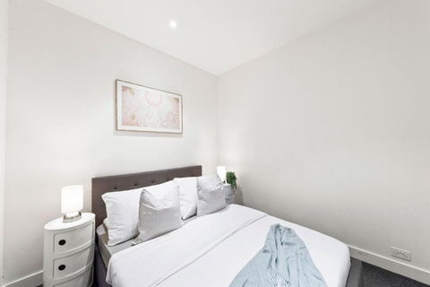A Cozy & Lovely 2BR Apt Near Melbourne Central - Accommodation Brisbane 4