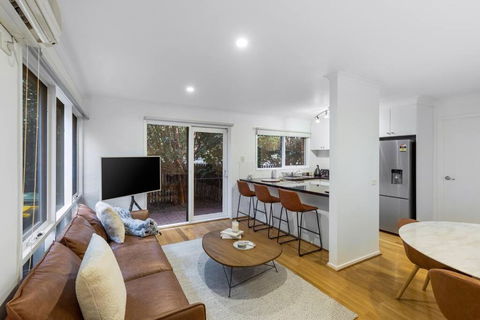 A Home Away From Home In Geelong - Accommodation Brisbane 0