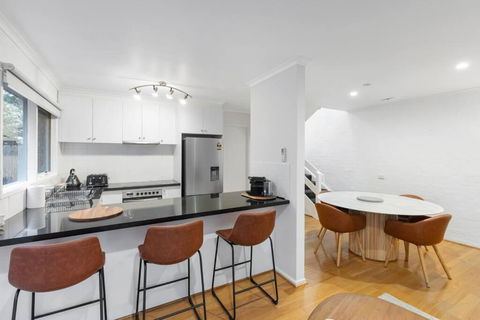 A Home Away From Home In Geelong - Accommodation Brisbane 1