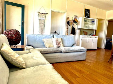 A Magic Shack - Relax, Recharge, Frolic & Fish - Accommodation Brisbane 3