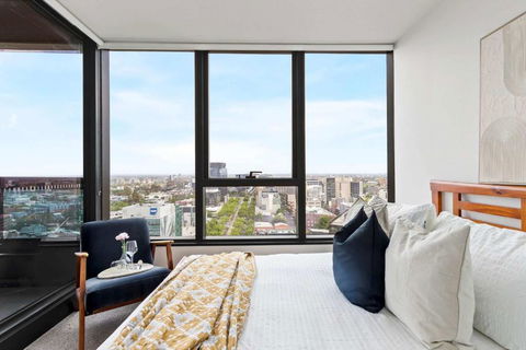 A Modern & Cozy 2BR Apartment With City Views - Accommodation Brisbane 1