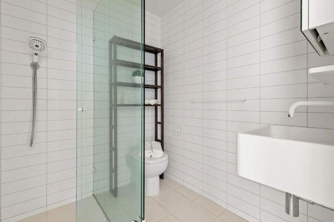A Modern & Cozy 2BR Apartment With City Views - Accommodation Brisbane 4