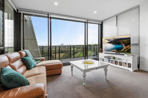 A Taste Of Paradise In Inner City Suburbia - Accommodation Brisbane 0