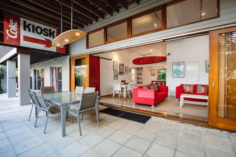 AAA Coke Shack - Accommodation Brisbane 0