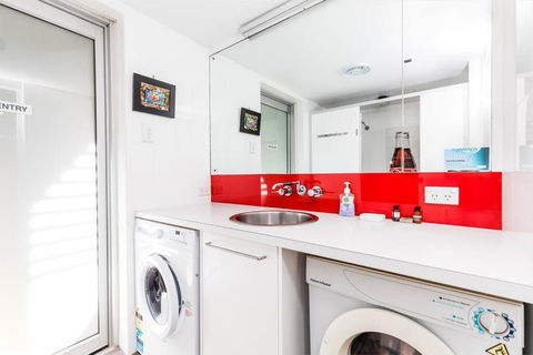 AAA Coke Shack - Accommodation Brisbane 1