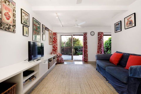 AAA Coke Shack - Accommodation Brisbane 4