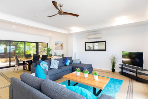 Absolute Airlie - Accommodation Brisbane 2