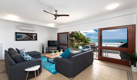 Absolute Airlie - Accommodation Brisbane 1