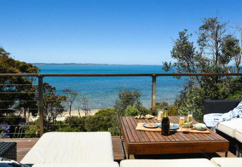 Absolute Beachfront - Accommodation Brisbane 2