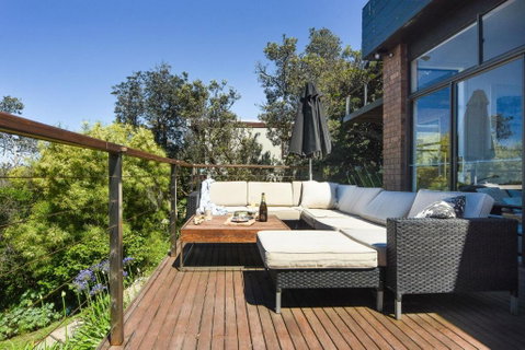 Absolute Beachfront - Accommodation Brisbane 3