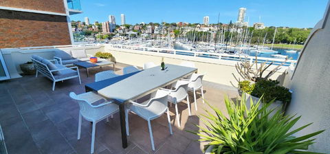Absolute Waterfront With Oversized Private Terrace - Accommodation Brisbane 1