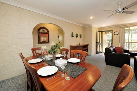 Acacia - Accommodation Brisbane 1