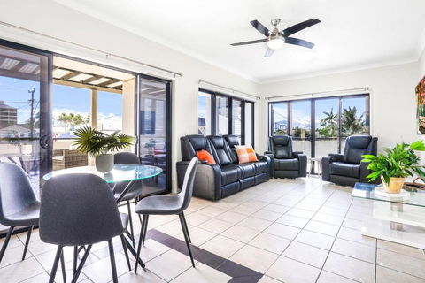 Accent On McLeod - Breezy Outdoor Living - Accommodation Brisbane 3