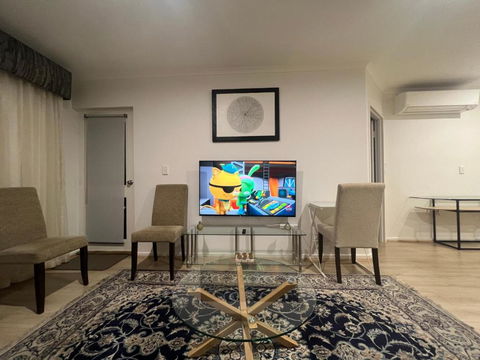 ADELAIDE CBD APARTMENT - 3BR, 2BATH & CARPARK - Accommodation Brisbane 2