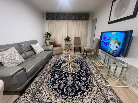 ADELAIDE CBD APARTMENT - 3BR, 2BATH & CARPARK - Accommodation Brisbane 3
