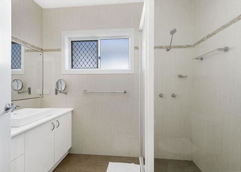 Adrift, 5B Scott Street - Accommodation Brisbane 3