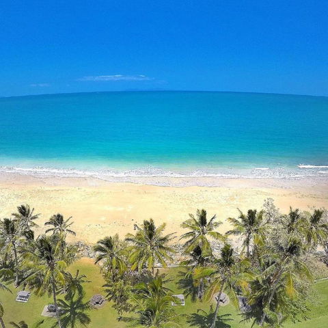ABSOLUTE BEACH FRONT MACKAY - Blue Pacific - Accommodation Brisbane 1