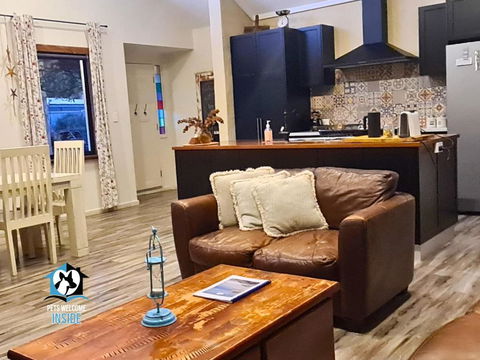 A Beautiful New Property, Walking Distance To The Beach In Esperance WA! - Accommodation Brisbane 1