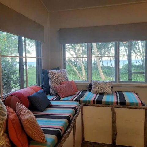 Absolute Beachfront Cottage - Accommodation Brisbane 3